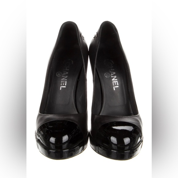 Chanel Interlocking CC Logo Leather Pumps 9 - Picture 1 of 11